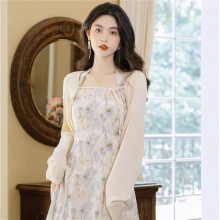 法式新款温柔风气质茶歇桔梗裙超仙森系浪漫绝美挂脖连衣裙感