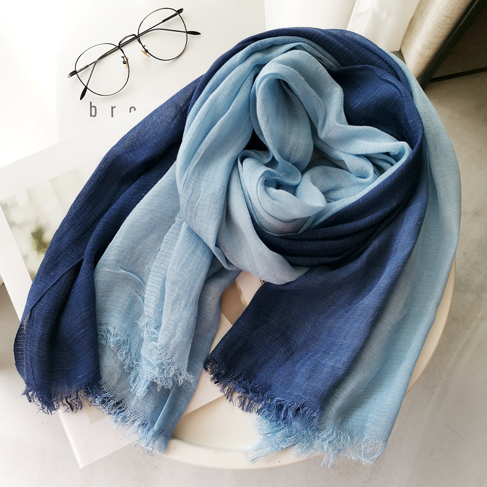 Women's Fashion Color Block Cotton And Linen Tassel Winter Scarves display picture 1