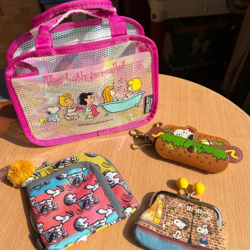 Bolsa de llaves de automóvil multifuncional PU Mini compacto simple Snoopy Hot Dog Key Bag Volkswagen universal