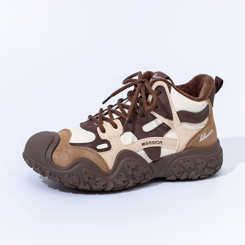 Zapatos deportivos transpirables en polvo de fresas de malla al aire libre zapatos casuales de papá feos zapatos de cabeza japoneses ligeros