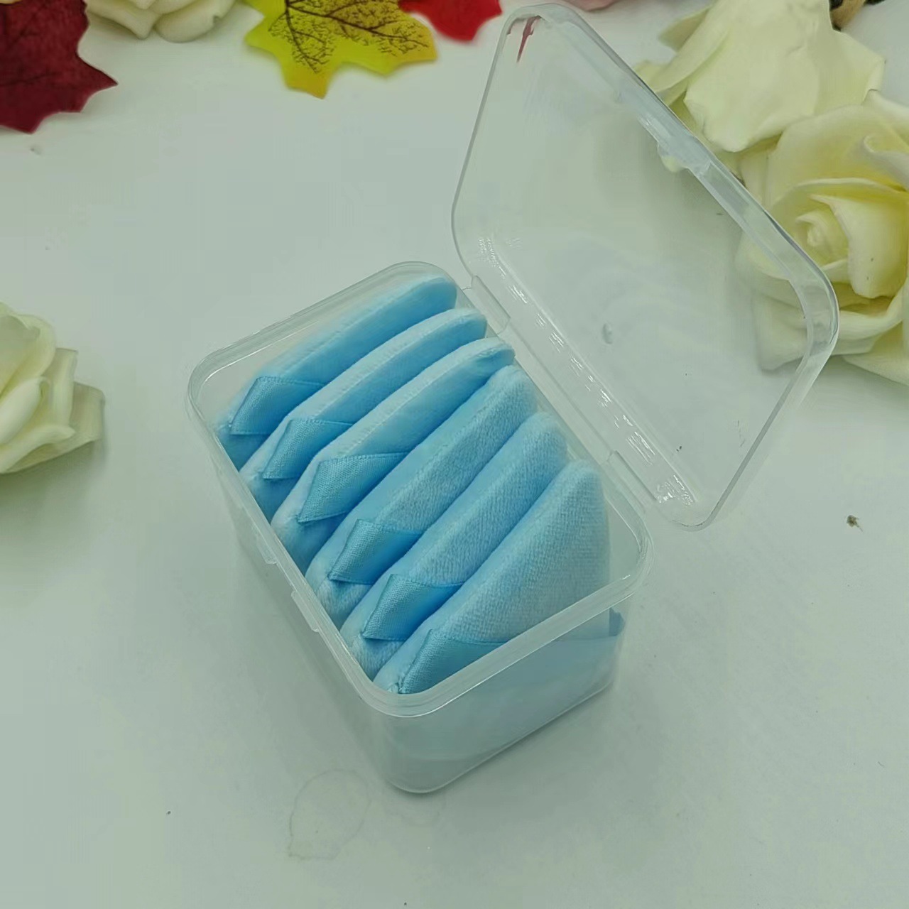 Nuevo triángulo negro soplo de polvo seco en forma de abanico de soplo de maquillaje soplo de polvo de miel mojado y seco herramientas de maquillaje de doble uso transfronterizo exclusivo