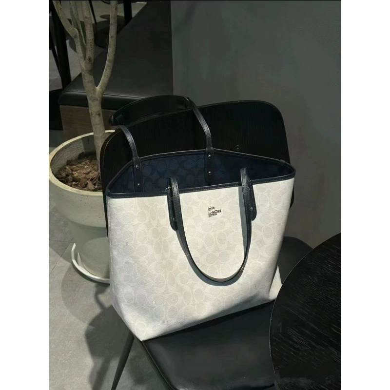 Capacious shopping bag, one-shoulder bag