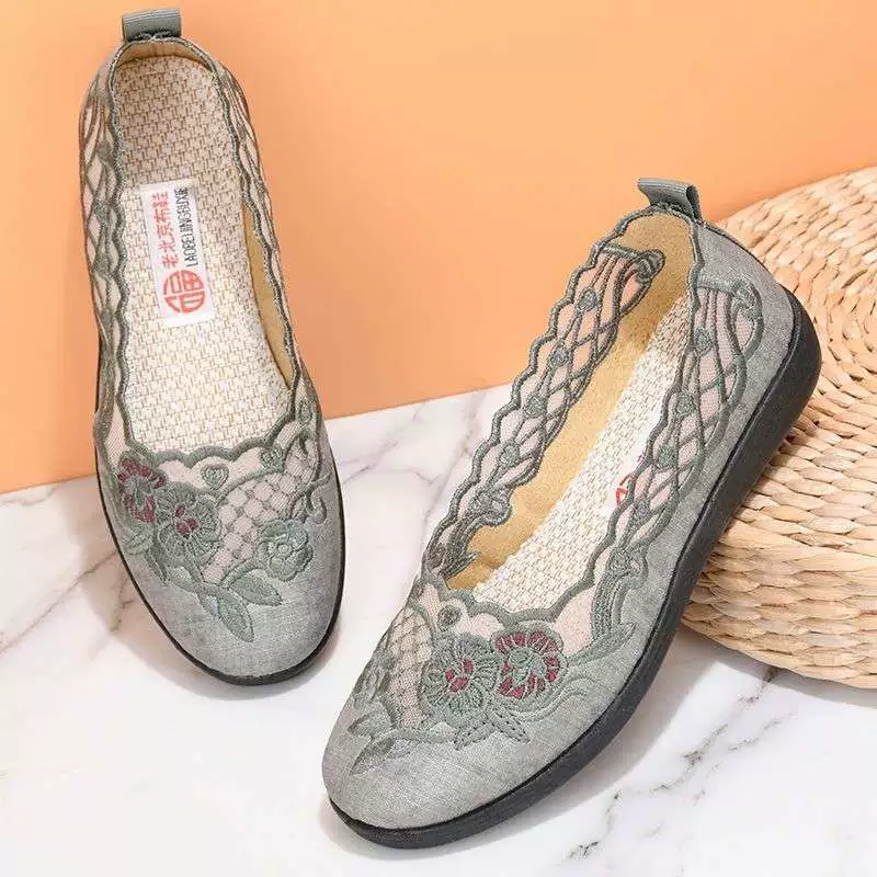 Новая летняя женская обувь, старая обувь из северной ткани, женская обувь из сетки, женская обувь среднего и пожилого возраста на мягкой подошве с дышащей сеткой и вышивкой, обувь для мам.