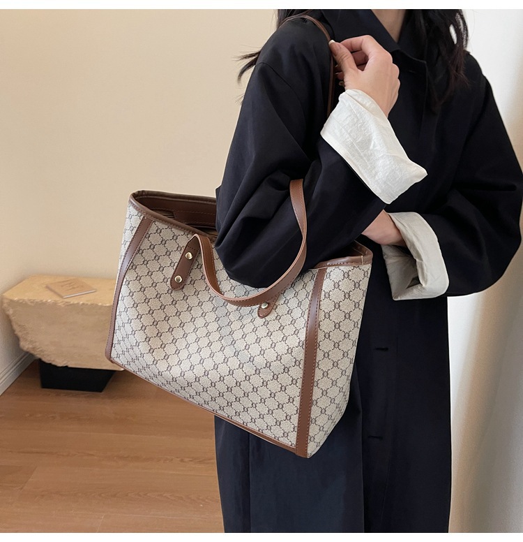 High-end, stylish, versatile, hand-carry bag for women, 2025 new trendy and popular single-shoulder bag with large capacity tote bag undefined