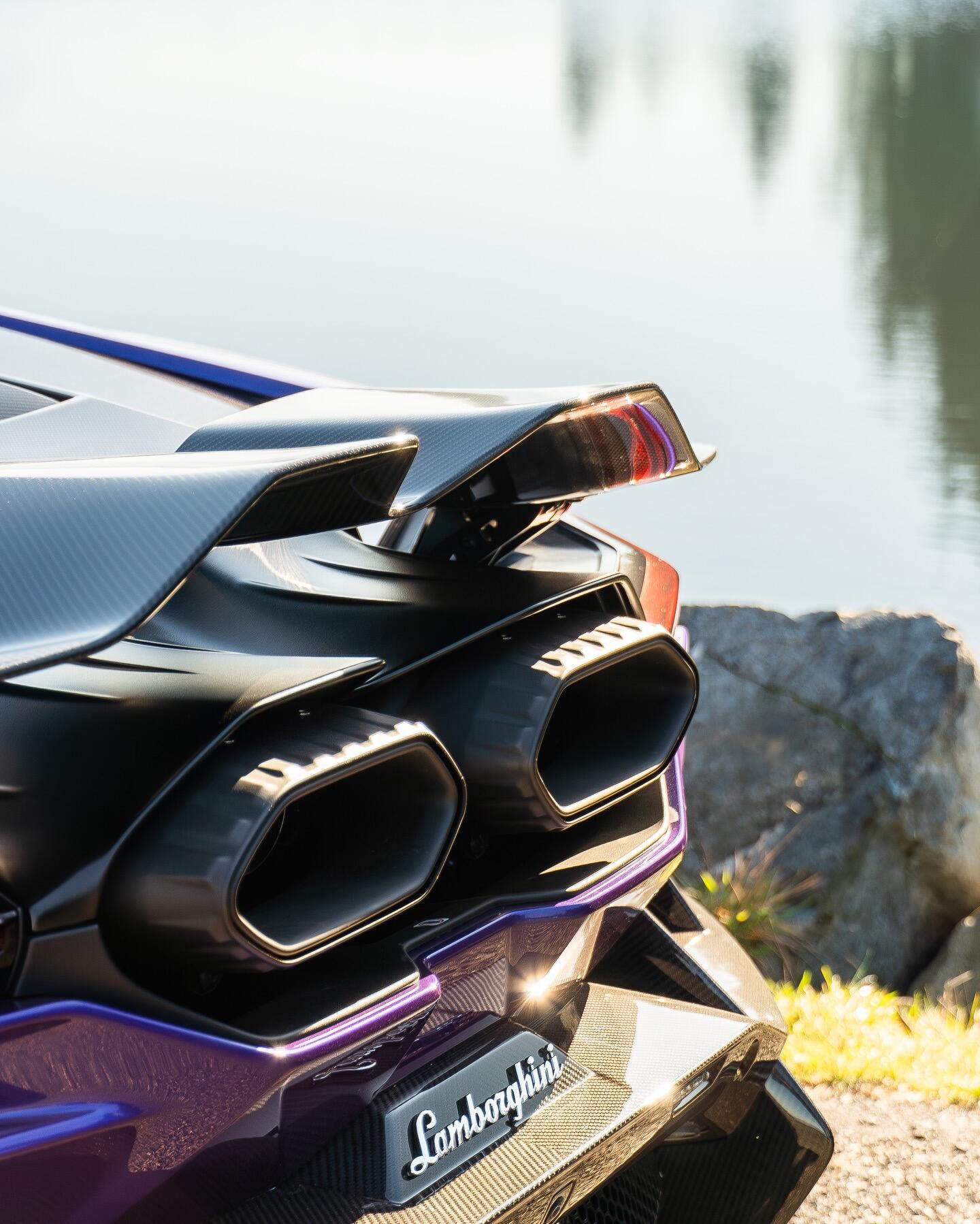 Suitable for Lamborghini's new Aventador Revuelto, modified with original OEM upgraded dry carbon fiber body kit