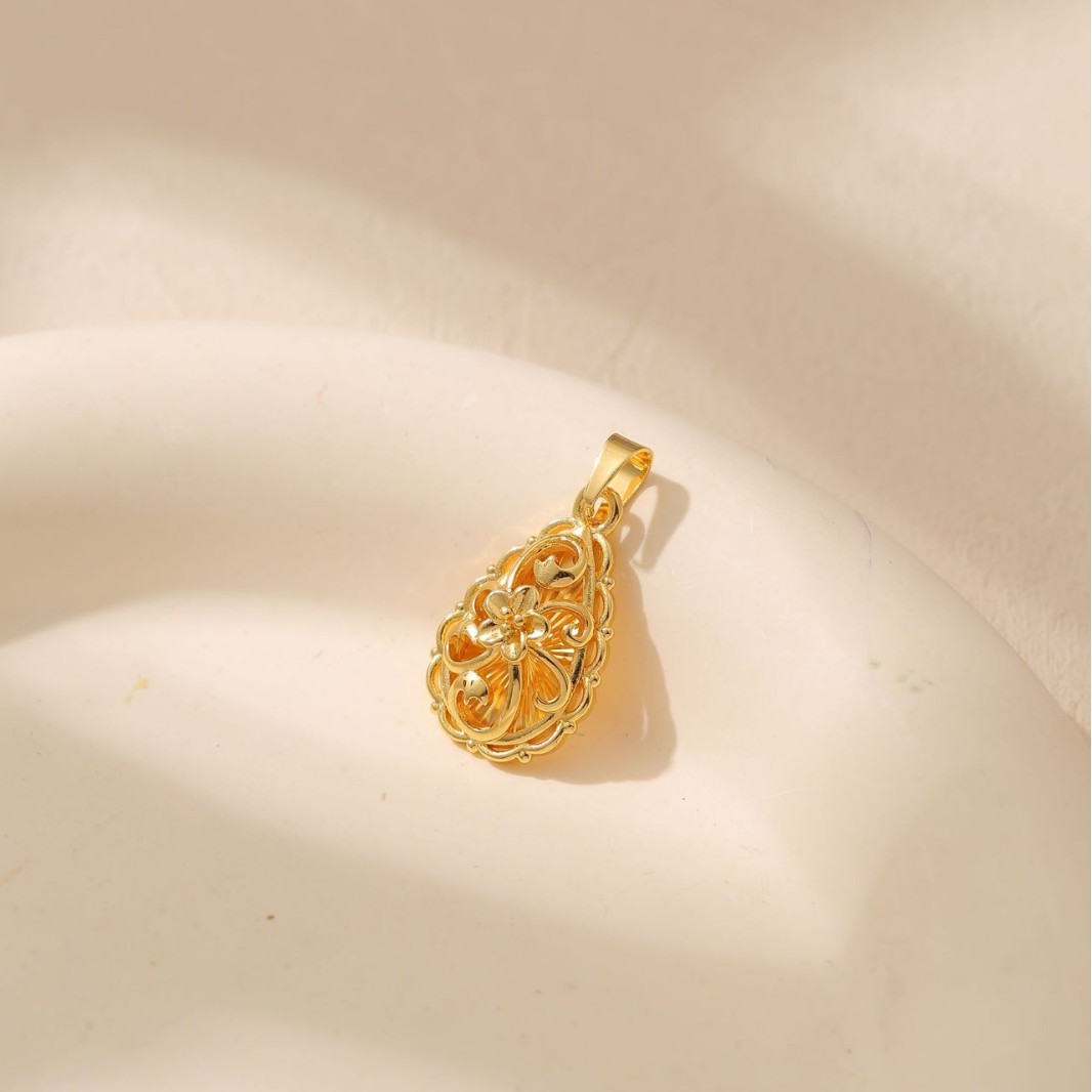 Amazon transfronterizo colgante de gota de agua colgante de flores para mujeres colgante de moda femenina colgante hueco nicho único diseño simple