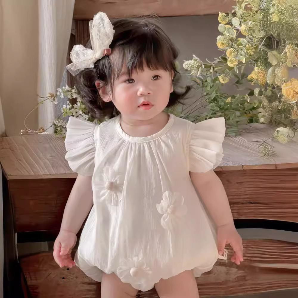 Ropa de bebé Summer Encaje Mangas de una pieza Mujer Bebé Estilo occidental Luna llena Cien días Princesa mamelillo delgado