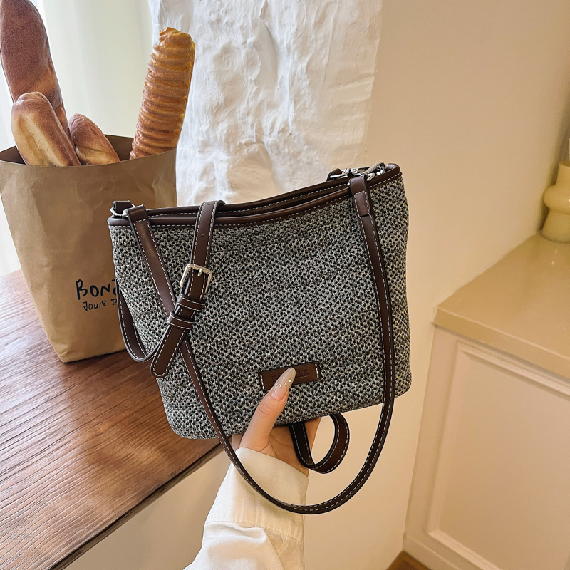 Bolsa de cubo retro de gran capacidad para mujeres 2026 nueva moda diaria de verano mochila de hombro