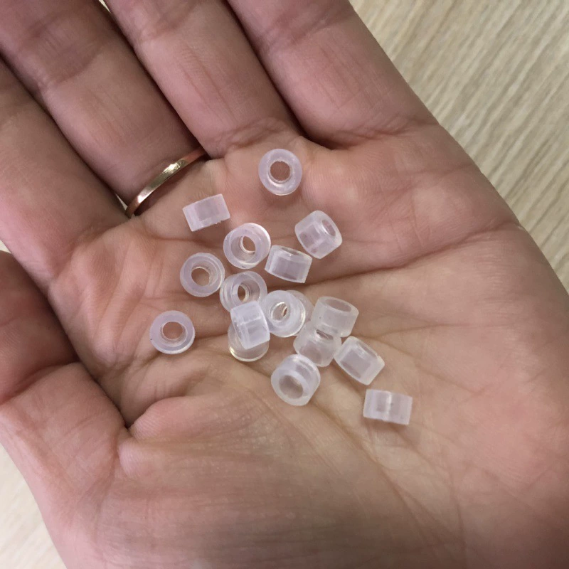 Поставка силиконовых уплотнений, небольших прозрачных силиконовых прокладок, силиконовых уплотнений.