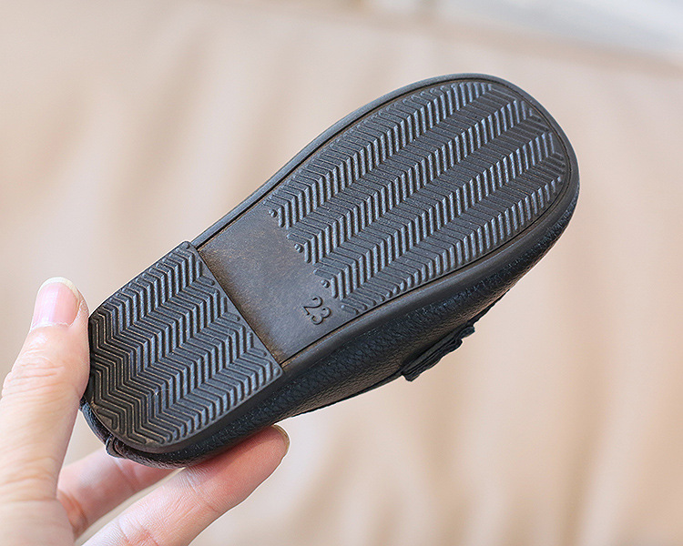 English style leather shoes with soft soles, one foot kick boys' bean new autumn 2022 baby shoes, children's shoe trend_voghion.com