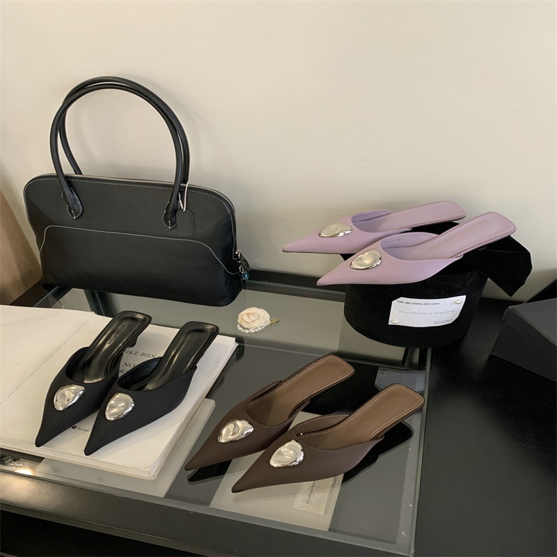 Women's slippers