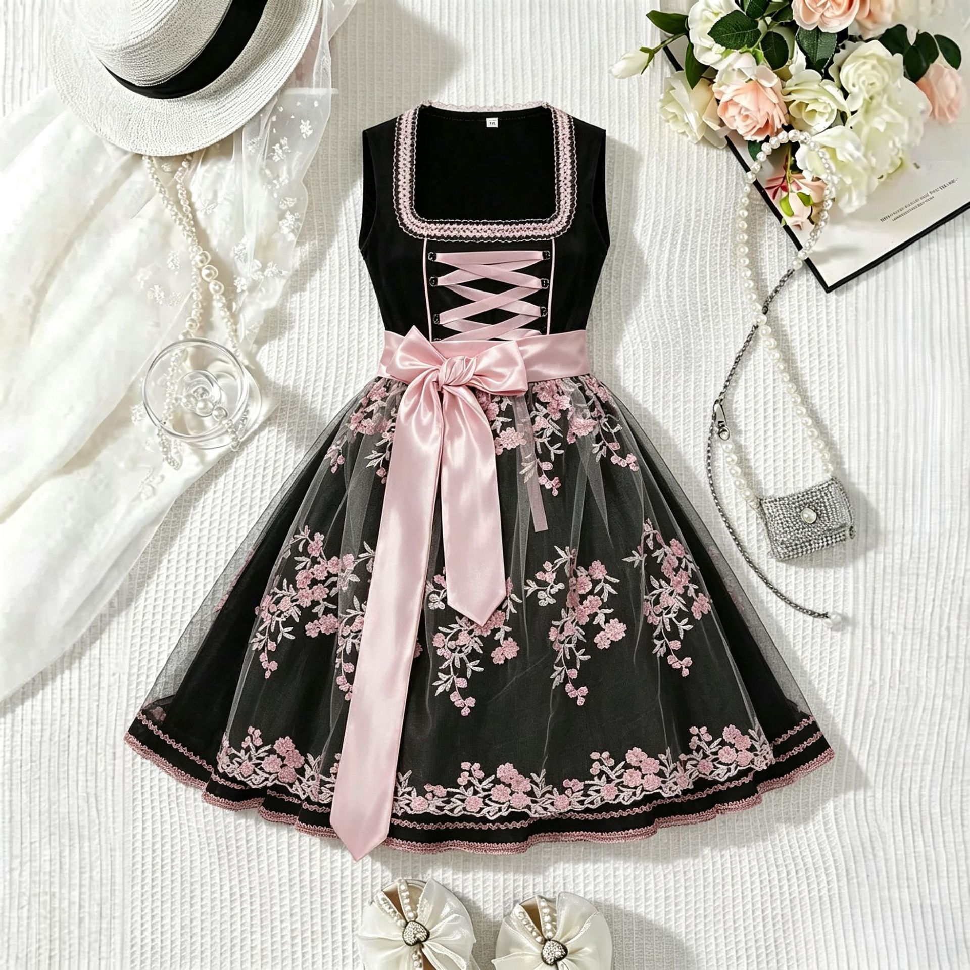 German Oktoberfest ethnic style women's dress with square neckline, mesh skirt, large hem, festival performance cosplay carnival dress