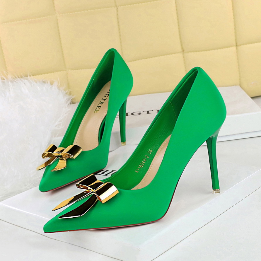 18249-K68 Fashion Sexy Pointed Toe High Heels Metal Bowknot Stiletto Single Women Satin Shallow Mouth Women's Shoes_vogvips.com