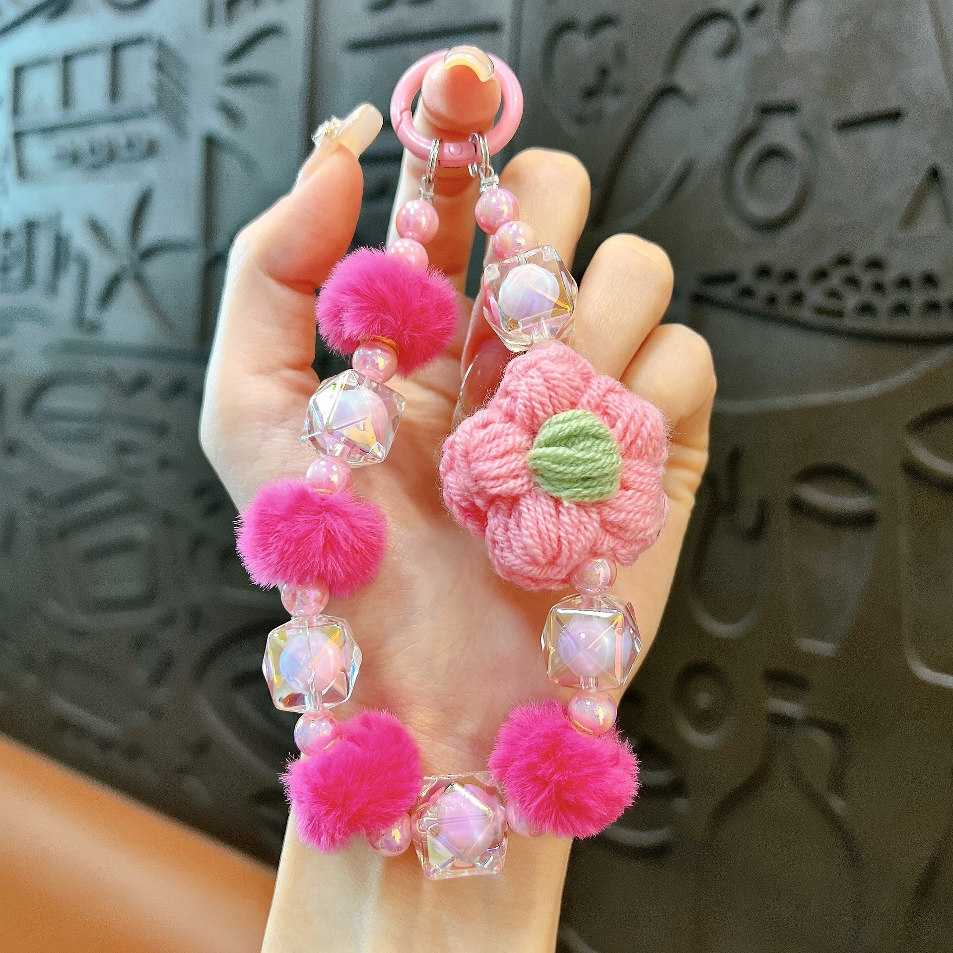 Flor de lana cuentas de otoño y invierno cadena de llaves de teléfono móvil cuentas de lana pulseras bolsos colgantes pequeños regalos al por mayor