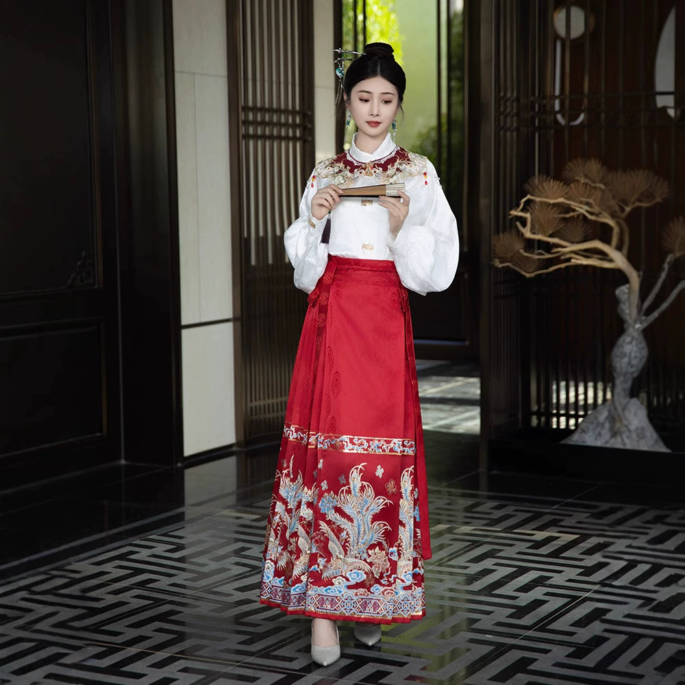 Новый китайский стиль ткацкого золота новый макияж цветок феникс конская юбка с вышивкой