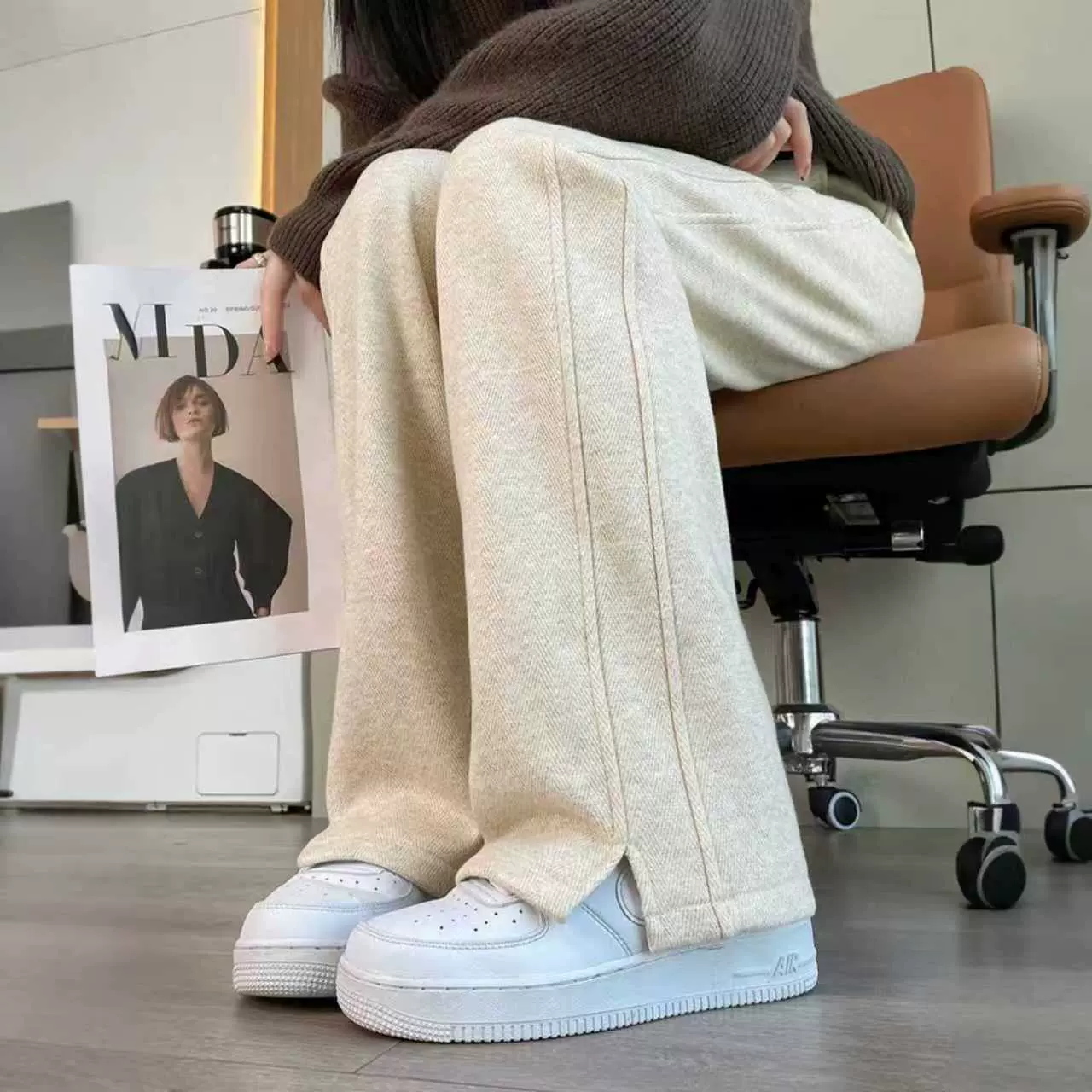 2025新款开叉羊绒阔腿裤女秋冬宽松直筒高个子加绒加厚休闲糯米裤