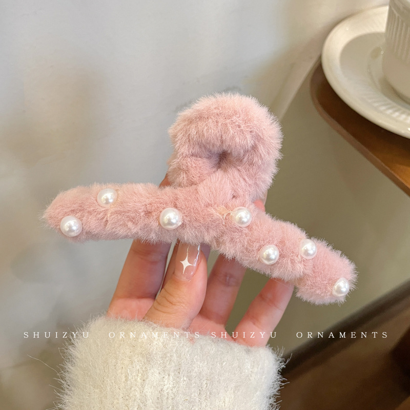 Pin de pelúcia para mujeres 2025 nuevo alto grado otoño invierno gran clip de tiburón cabello peludo clip de cabello adornamiento de cabeza