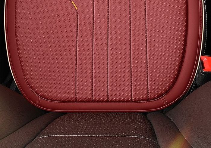 Summer rear seat luxury car seat cushion, breathable leather, ventilated, suitable for all seasons, three-piece set, single piece