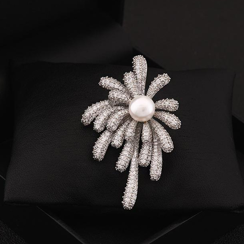 Broche feminino Blooming Beauty Romantic Fireworks, acessório sofisticado e versátil para casaco. Uma ótima opção de presente._voghion.com