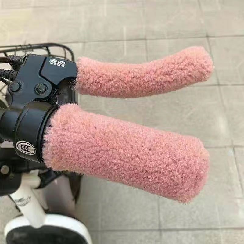 電気自動車のオートバイの三輪車は冬にベルベットをつけて保温します。|undefined