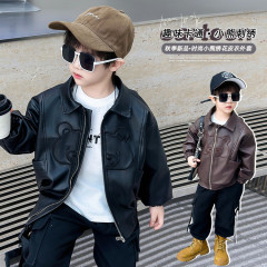 男の子の刺繍の熊の皮の服の春秋服の子供の格好いいおしゃれなジャケットのコートの中で子供の洋風の上着の卸売り