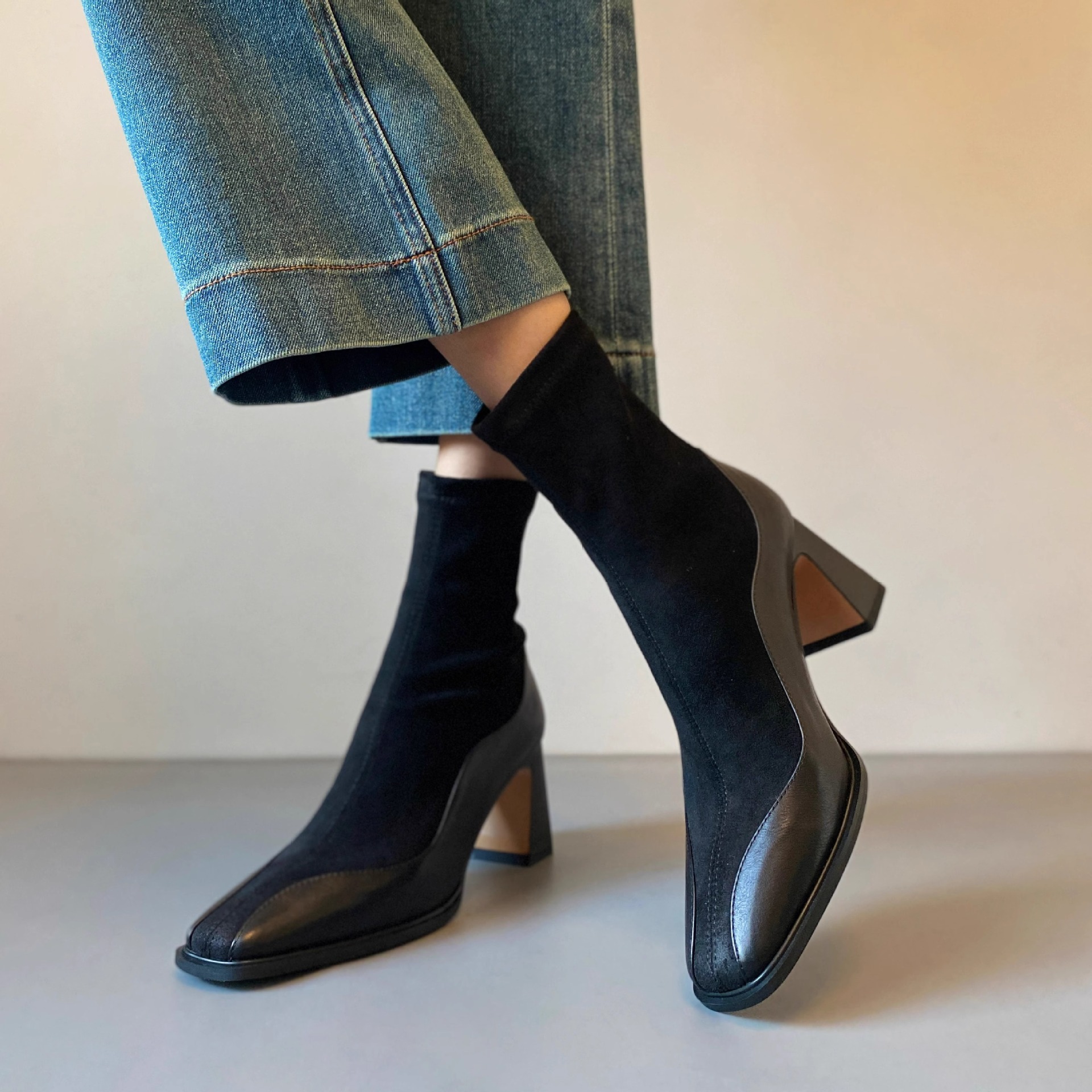 2025 New Winter French Slim Boots High-Heeled Short Boots Square-Toe Martin Boots Women's Slimming Leg-Covering Fashion Women's Boots