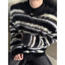 厂家直供小众马海毛黑白条纹设计感毛绒毛衣男简约高级感针织衫潮