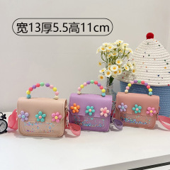 新しい子供のショルダーバッグパールポータブル小さな正方形バッグかわいい小さな花スパンコール装飾幼稚園トレンディなクロスボディバッグ