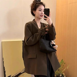 其他短外套;女式衬衫;时尚休闲套装