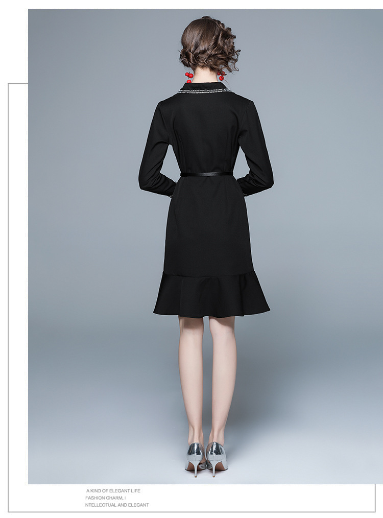 V-neck Dress Image 4