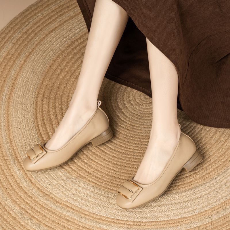 2026 nuevo primavera y otoño zapatos de un solo pie con un zapato de boca superficial para niñas coreanas con faldas suaves no cansadas zapatos de frijoles