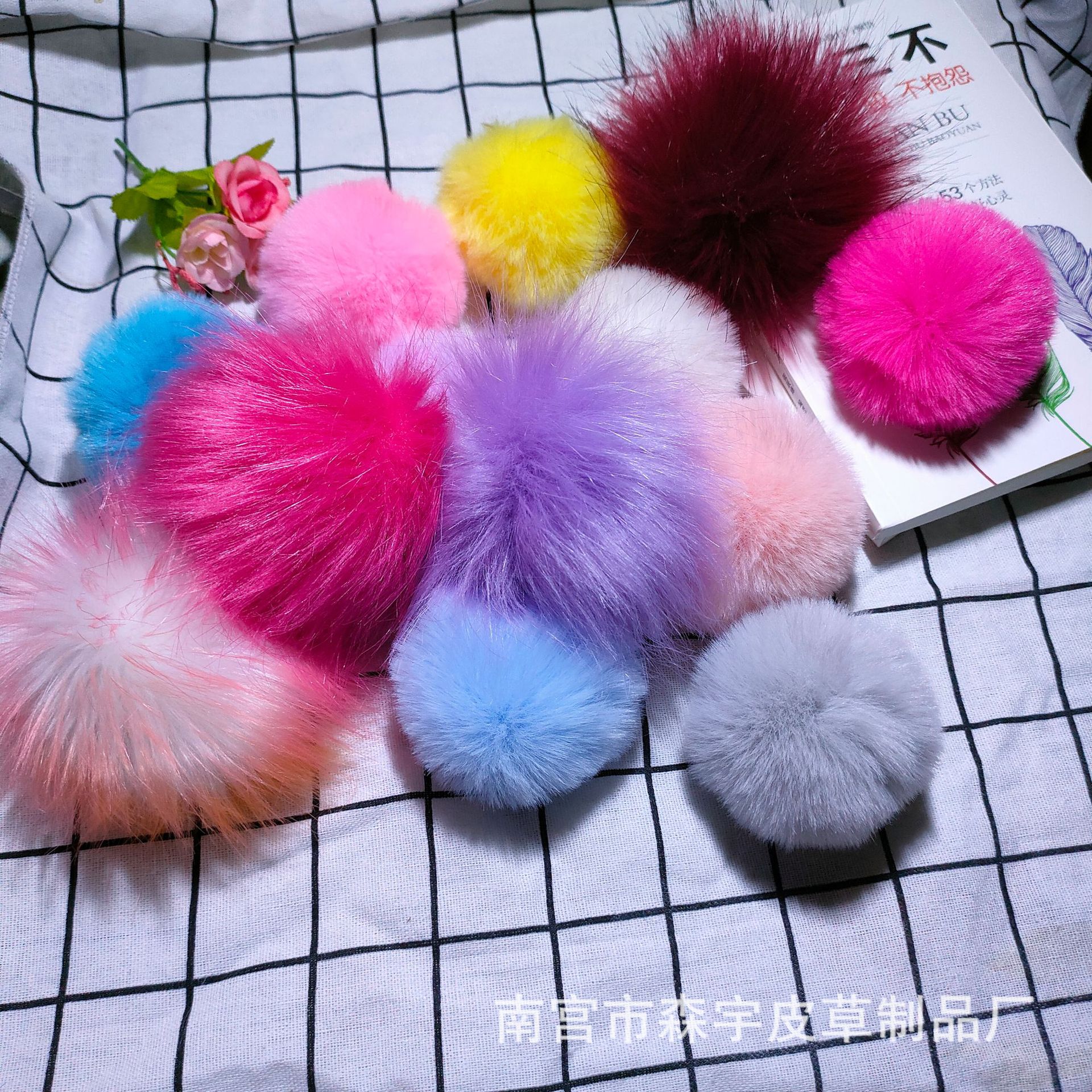 Lote de fábrica 56789 Bola de piel de imitación pequeña bola de peluche de color Bola de piel accesorios de joyería imitación Rex conejo Bola de piel colgante