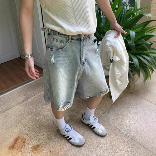 Vintage American style retro brand summer worn-in water-washed hole denim short men cool casual loose five-pocket pants for men