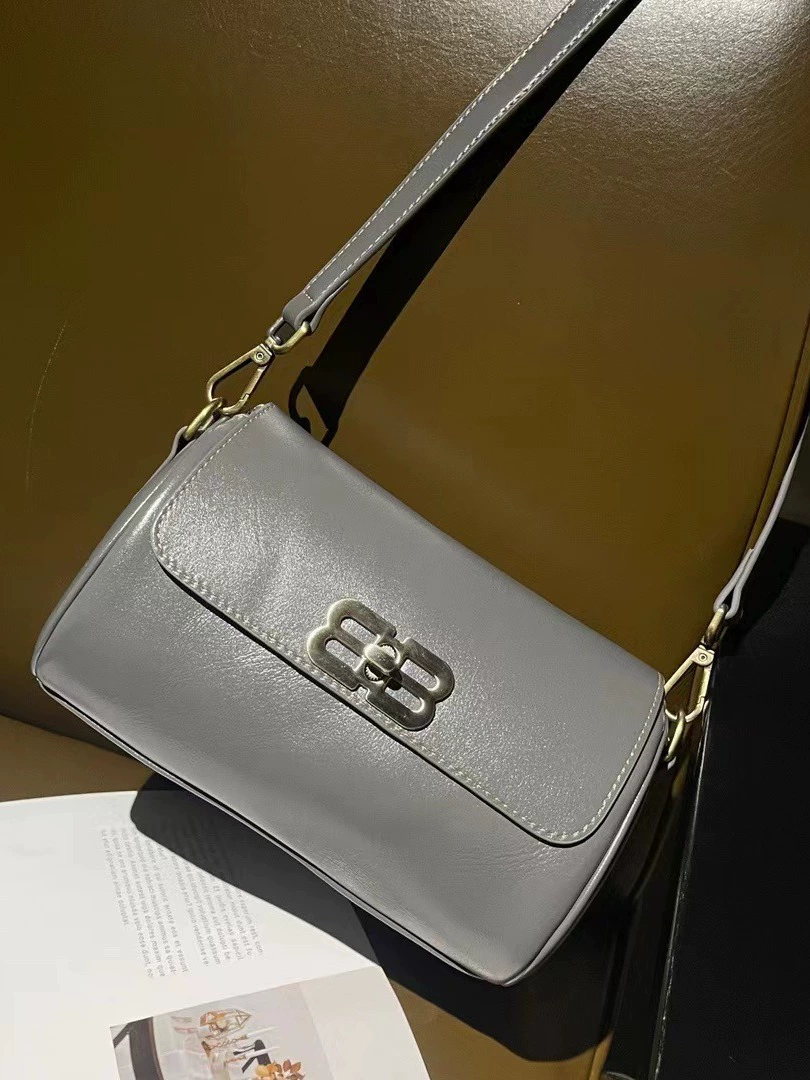 Leather shoulder bag, universal phone bag for leisure, cowhide, genuine leather