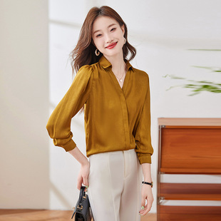 �Sɫ�n��V�I�r��Ů���b�¿�r�к��sͨ���r���|��ɫ��Ůѩ����