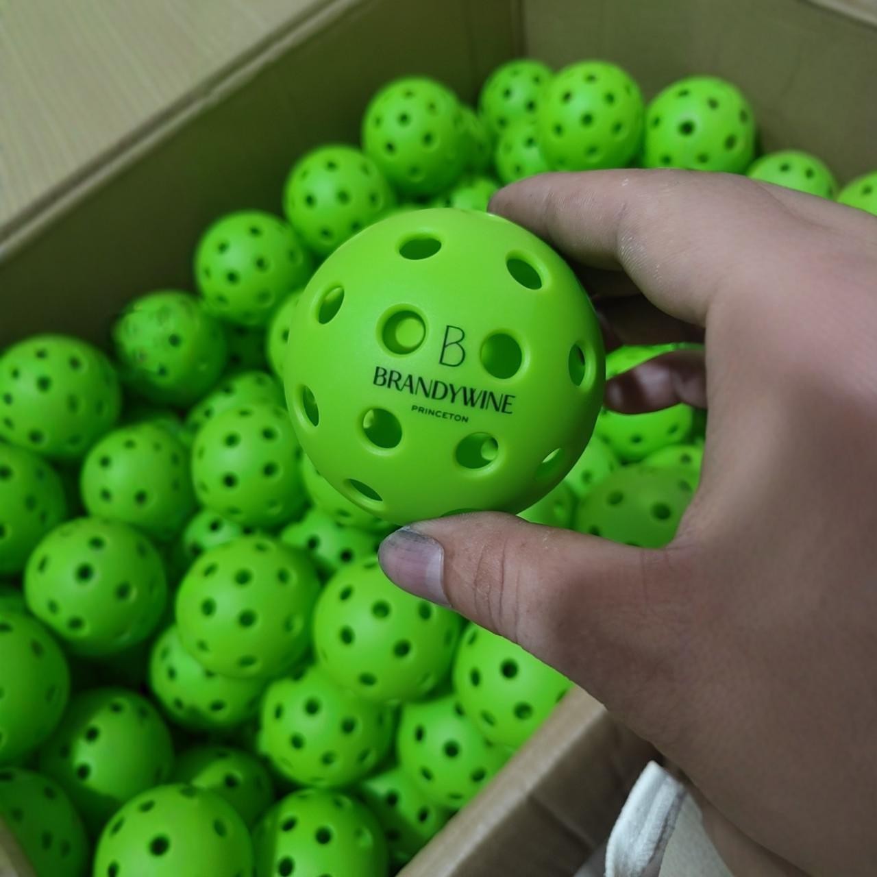 稳定耐打PE注塑匹克球74mm26孔塑料威浮洞洞球塑料练习球户外运动