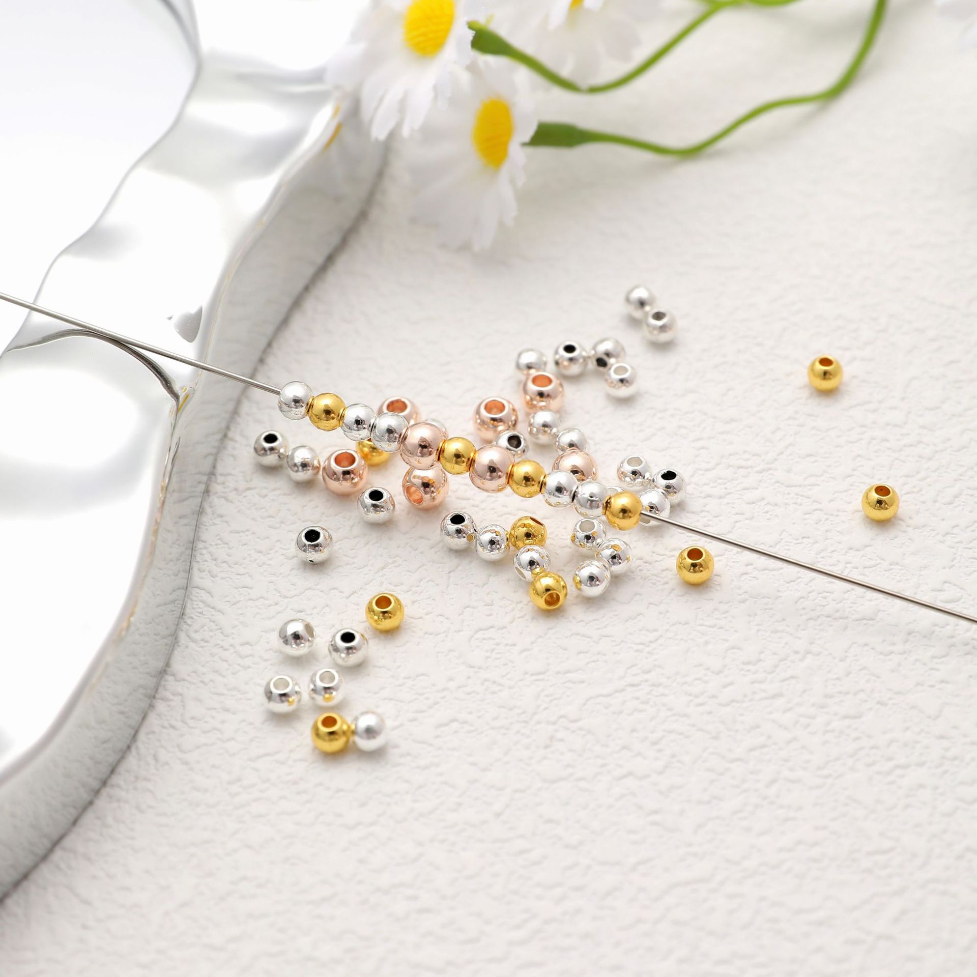 Glossy round beads