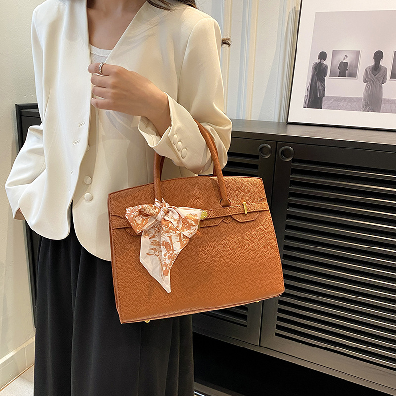 thumbnail image 2 of Bolso Kelly con guijarros de gama alta 2024, bolso de boda popular de nueva moda, bolso de platino portátil versátil, 2 of 4