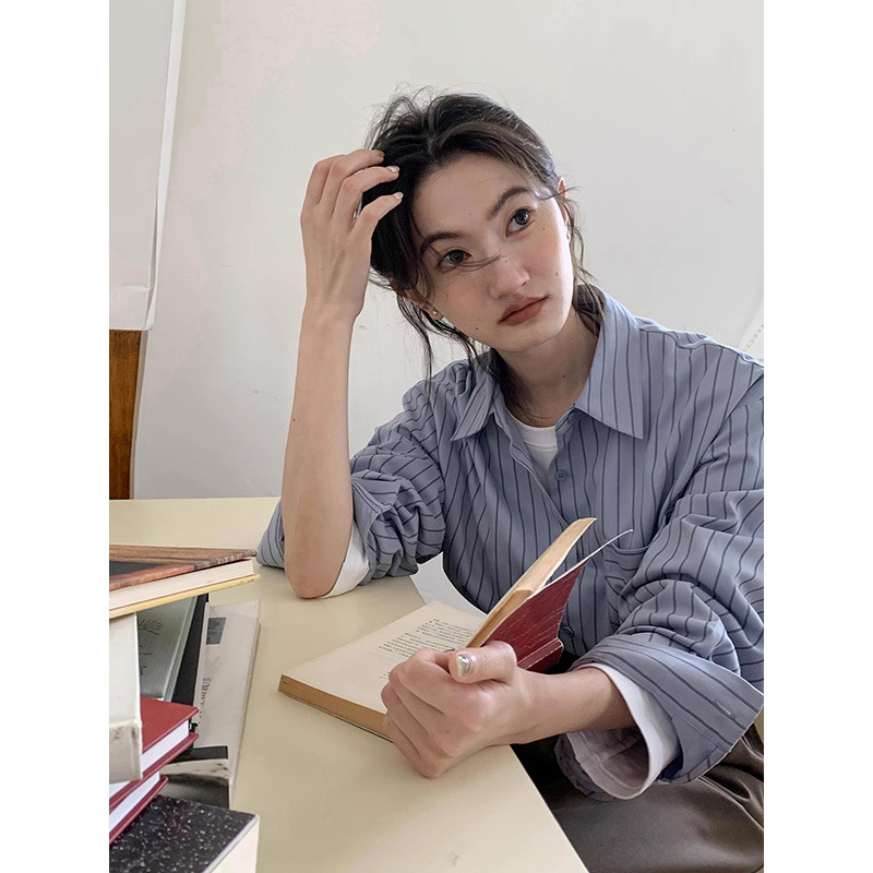 가을 캐주얼 한국식 줄무늬 패치 포켓 셔츠 올 매치 통근 긴팔 디자인 센스 루즈 블루 우아한 셔츠
