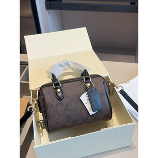 ���Yc�¿�Ů��Rowan�����ϻ��������^�����㲨ʿ�D�μ�б�汣�g��