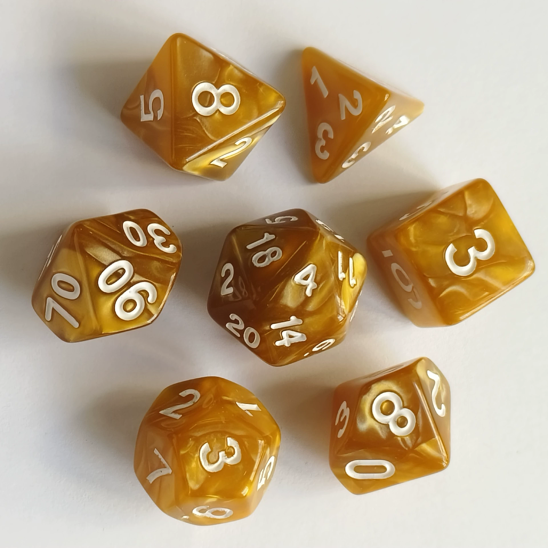 Granules from pearl, set, digital dice