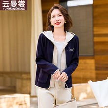 妈妈秋装外套女新款中老年女装春秋洋气连帽卫衣宽松休闲夹克上衣