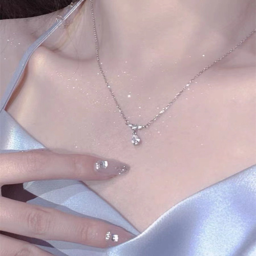 Sparkling and adorable~ Star and moonstone necklace for women, light luxury ins niche design, temperament, gift to girlfriend
