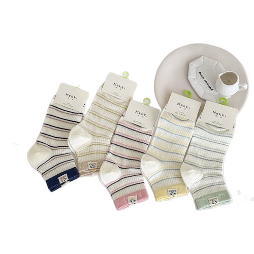 Women's socks in spring and summer, new color stripe mid-tube socks, Japanese color matching stripe women's socks, all-match trend cotton socks wholesale