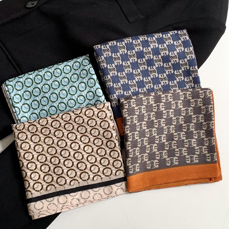 Bufandas de seda cuadrada alta sensación 2025 nueva moda versátil simulación bufandas de seda correa de cabello bufandas bufandas bufandas de seda al por mayor