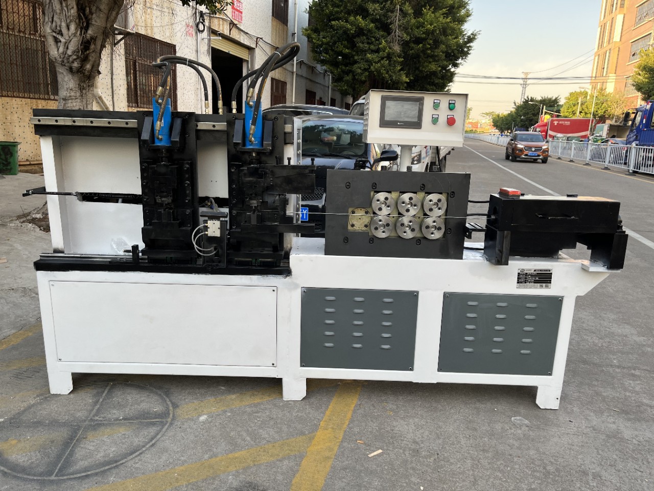 全自动数控抱箍机 扁线成型机 扁铁折弯冲孔一体机 u型抗震支架-阿里巴巴