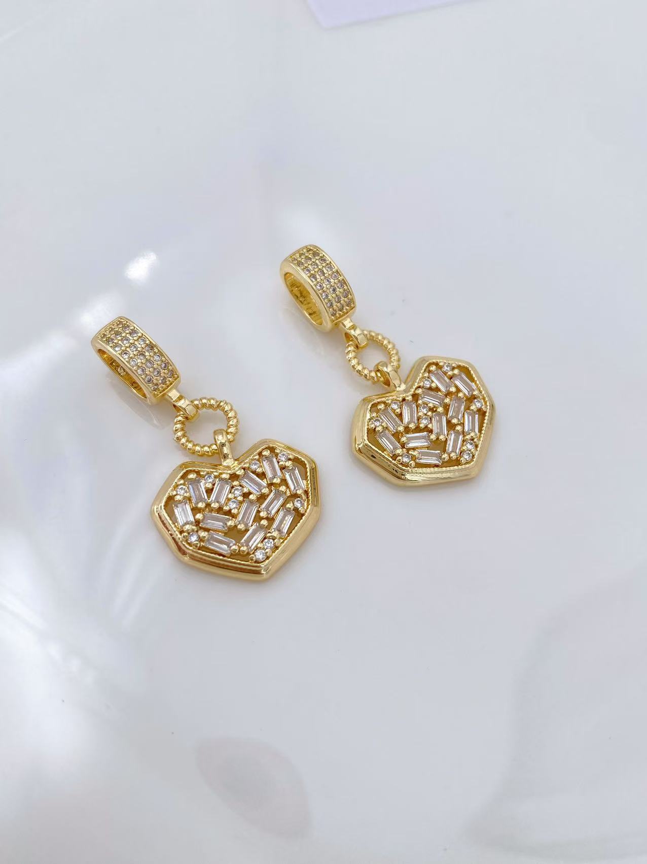 12g Weight Pendant, Chain Jewelry Making Type Copper Chain Material 1 Piece Quantity Holiday, Daily, Selfie Occasion Copper Material Geometric Pattern Unisex Gender Plating Design Casual, Elegant, Lady Style 1 Piece Copper Geometric Pendant Chain 12