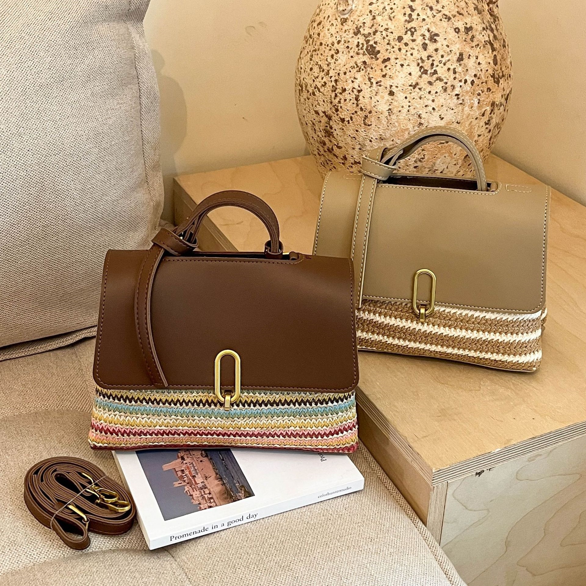 Bolso de paja de verano para mujeres 2026 nuevo estilo de moda bolso de hombro de mano sensación diaria lujoso ligero versátil mochila