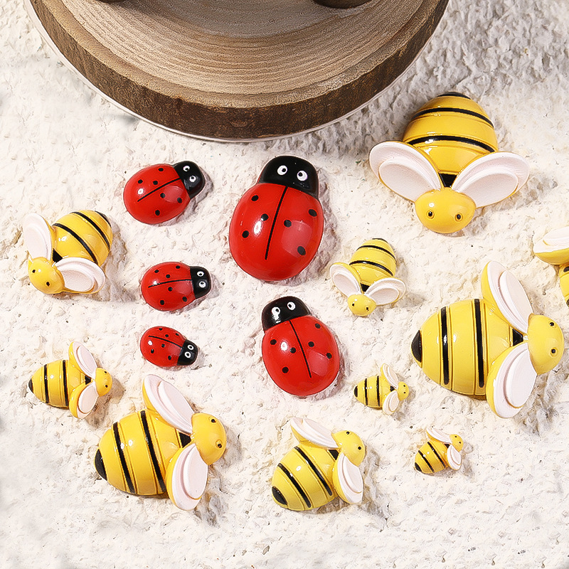 Cross-border cartoon bee three-dimensional resin accessories diy cream glue mobile phone shell patch water Cup decorative material
