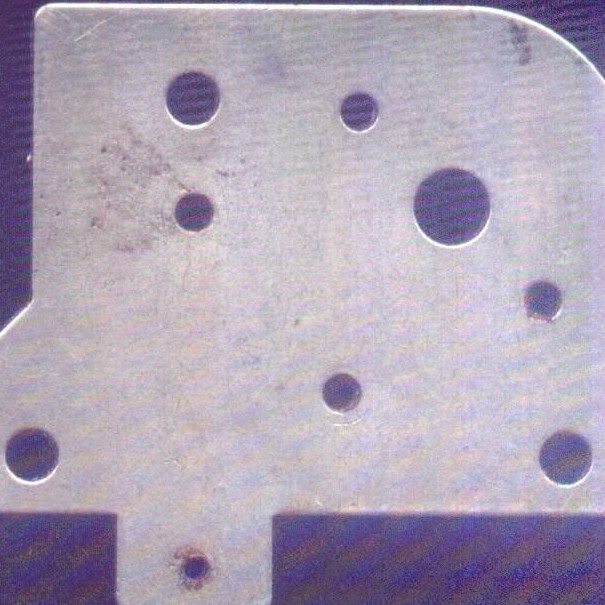 波涛IC厂 供电子五金件、线切割加工、磨丝配件冲压模材料 价可议